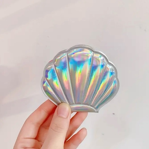 Silver Holographic Sea Shell Compact Mirror - Picture 5 of 15
